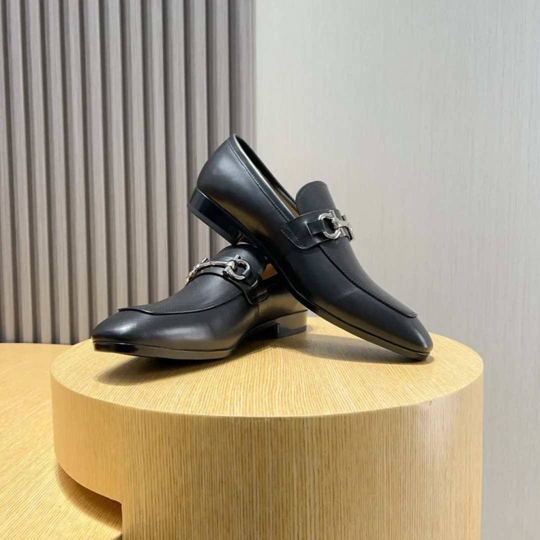 Men's Men's Shoes💰P640💰🔥《Ferragamo》👏Latest • High-end top brand luxury ~ purchasing agency, top quality ~. New fashionable business men's shoes🔜The uppers are made of original open-edge beaded cowhide➕cowhide·lining, with fine workmanship. The original stylish and soft combination wear-resistant and non-slip outsole is light and comfortable on the feet. The real thing looks better in real photos. Size: 38--44